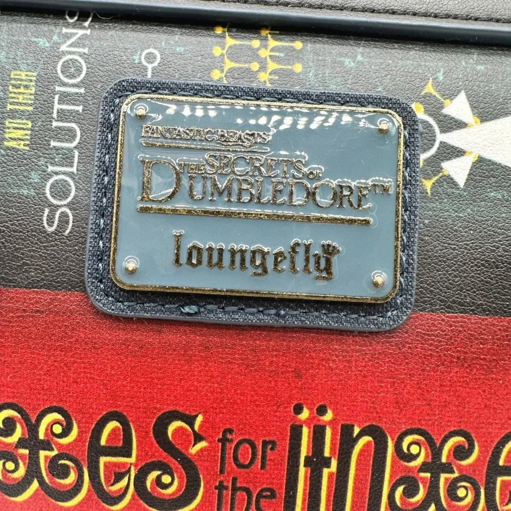 NWOT Loungefly Fantastic Beasts Secrets of Dumbledore Books Crossbody Bag Purse